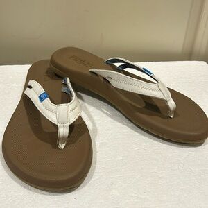 Flojos womens Flip Flops toe thong slip on sandals comfy cushion insoles size 9
